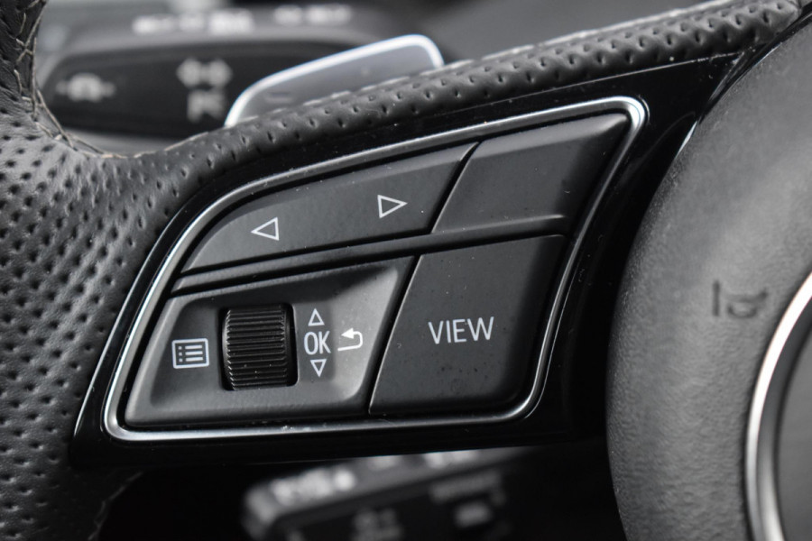 Audi A3 Sportback 35 TFSI S edition S-Line Pano Lane Kuip ACC Camera Audi A3 Sportback 35 TFSI S edition S-Line Pano Lane Kuip ACC Camera