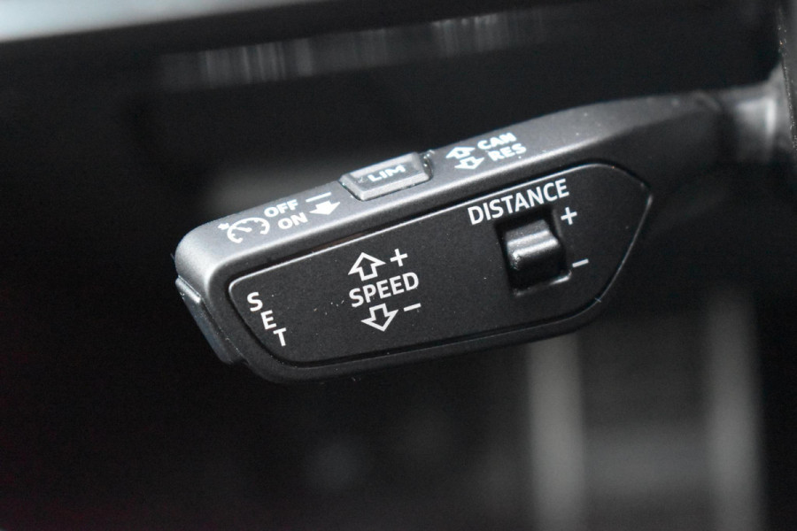 Audi A3 Sportback 35 TFSI S edition S-Line Pano Lane Kuip ACC Camera Audi A3 Sportback 35 TFSI S edition S-Line Pano Lane Kuip ACC Camera