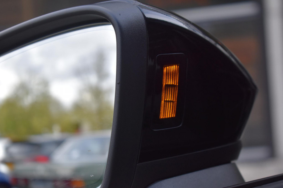 Audi A3 Sportback 35 TFSI S edition S-Line Pano Lane Kuip ACC Camera Audi A3 Sportback 35 TFSI S edition S-Line Pano Lane Kuip ACC Camera