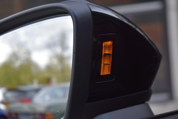 Audi A3 Sportback 35 TFSI S edition S-Line Pano Lane Kuip ACC Camera Audi A3 Sportback 35 TFSI S edition S-Line Pano Lane Kuip ACC Camera