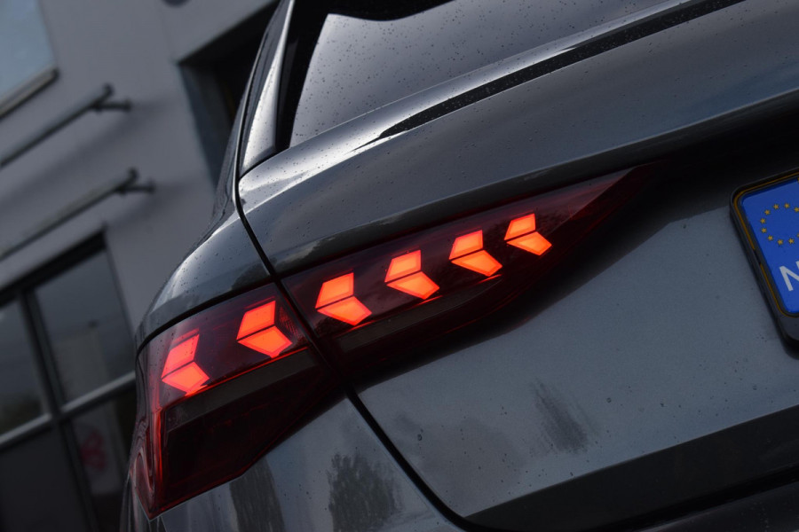 Audi A3 Sportback 35 TFSI S edition S-Line Pano Lane Kuip ACC Camera Audi A3 Sportback 35 TFSI S edition S-Line Pano Lane Kuip ACC Camera