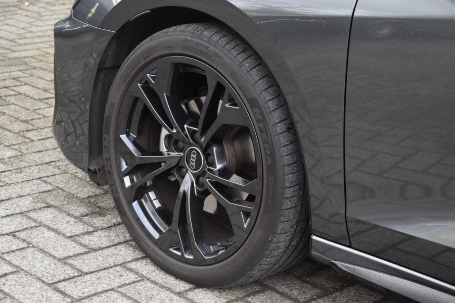 Audi A3 Sportback 35 TFSI S edition S-Line Pano Lane Kuip ACC Camera Audi A3 Sportback 35 TFSI S edition S-Line Pano Lane Kuip ACC Camera