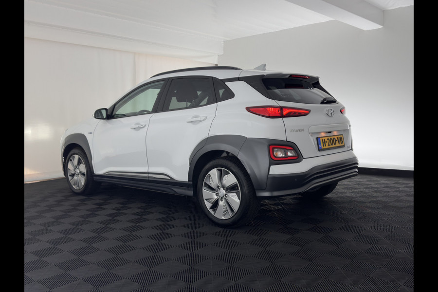 Hyundai Kona EV Premium 64 kWh {SOH-100%} [ 3-Fase ] (INCL-BTW) *LEATHER | KRELL-AUDIO | HEAD-UP | FULL-LED | NAVI-FULLMAP | DAB | ADAPT.CRUISE | KEYLESS | CAMERA | BLIND-SPOT | LANE-ASSIST | DIGI-COCKPIT | COMFORT-SEATS | 17''ALU*