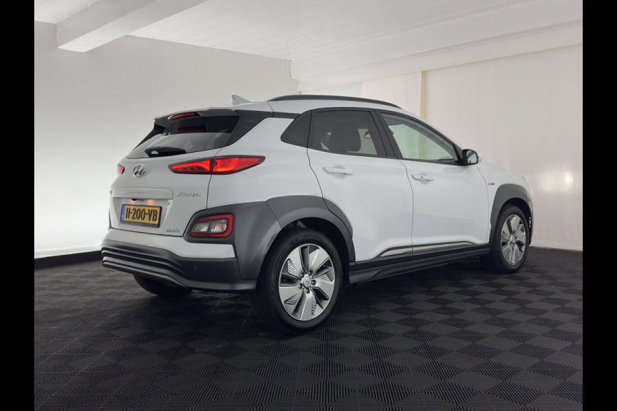 Hyundai Kona EV Premium 64 kWh {SOH-100%} [ 3-Fase ] (INCL-BTW) *LEATHER | KRELL-AUDIO | HEAD-UP | FULL-LED | NAVI-FULLMAP | DAB | ADAPT.CRUISE | KEYLESS | CAMERA | BLIND-SPOT | LANE-ASSIST | DIGI-COCKPIT | COMFORT-SEATS | 17''ALU*