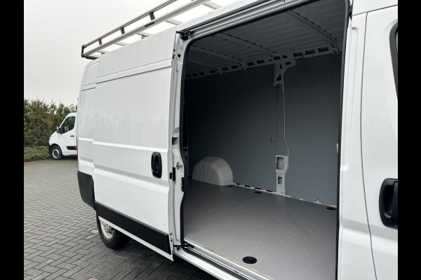 Opel Movano 2.2D 120 PK 3.5T E6 / L3H2 / !! 11.543 KM !! / IMPERIAAL / TREKHAAK / CAMERA / ECC / CRUISE / NAVI