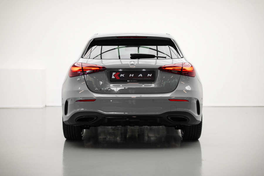 Mercedes-Benz A-Klasse A250 e AMG Line |Pano|ALPINEGRAU|Ambient|Dodehoek|