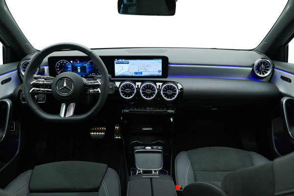 Mercedes-Benz A-Klasse A250 e AMG Line |Pano|ALPINEGRAU|Ambient|Dodehoek|