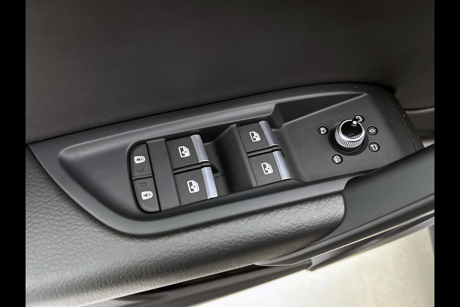 Audi Q5 55 TFSI e S-Line edition Competition(Dealer OndH, Navi, Carplay, Digi Dash, StoelV, Adapt Cruise, Parkeersensoren, Etc) Audi Q5 55 TFSI e S-Line edition Competition(Dealer OndH, Navi, Carplay, Digi Dash, StoelV, Adapt Cruise, Parkeersensoren, Etc)