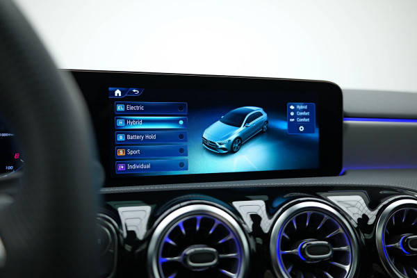 Mercedes-Benz A-Klasse A250 e AMG Line |Pano|ALPINEGRAU|Ambient|Dodehoek|