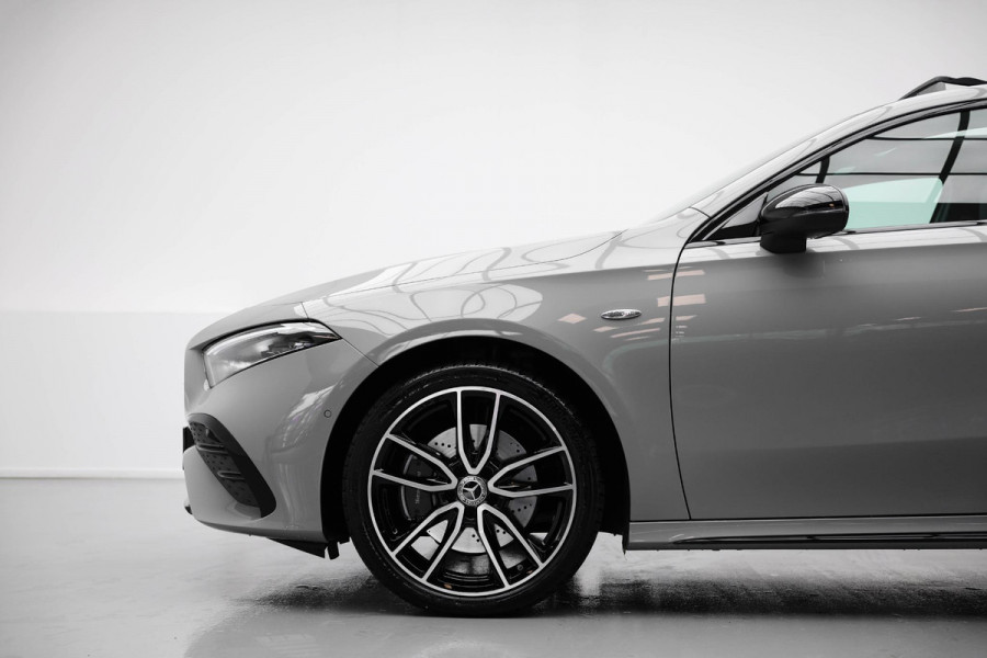 Mercedes-Benz A-Klasse A250 e AMG Line |Pano|ALPINEGRAU|Ambient|Dodehoek|
