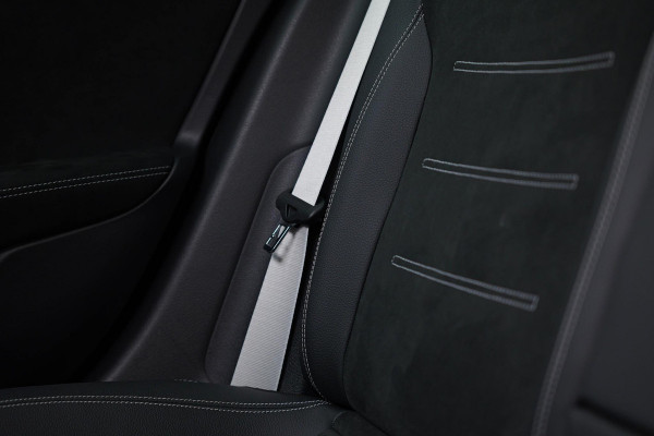 Mercedes-Benz A-Klasse A250 e AMG Line |Pano|ALPINEGRAU|Ambient|Dodehoek|