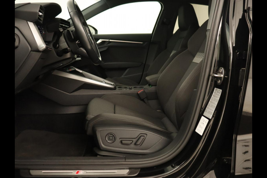 Audi A3 45 TFSI e S Line | Stoelverwarming | Camera | Sfeerverlichting | Virtual Cockpit | Carplay | Navigatie | Sportstoelen | 18'' | Climate control | PHEV | Plug In Audi A3 45 TFSI e S Line | Stoelverwarming | Camera | Sfeerverlichting | Virtual Cockpit | Carplay | Navigatie | Sportstoelen | 18'' | Climate control | PHEV | Plug In
