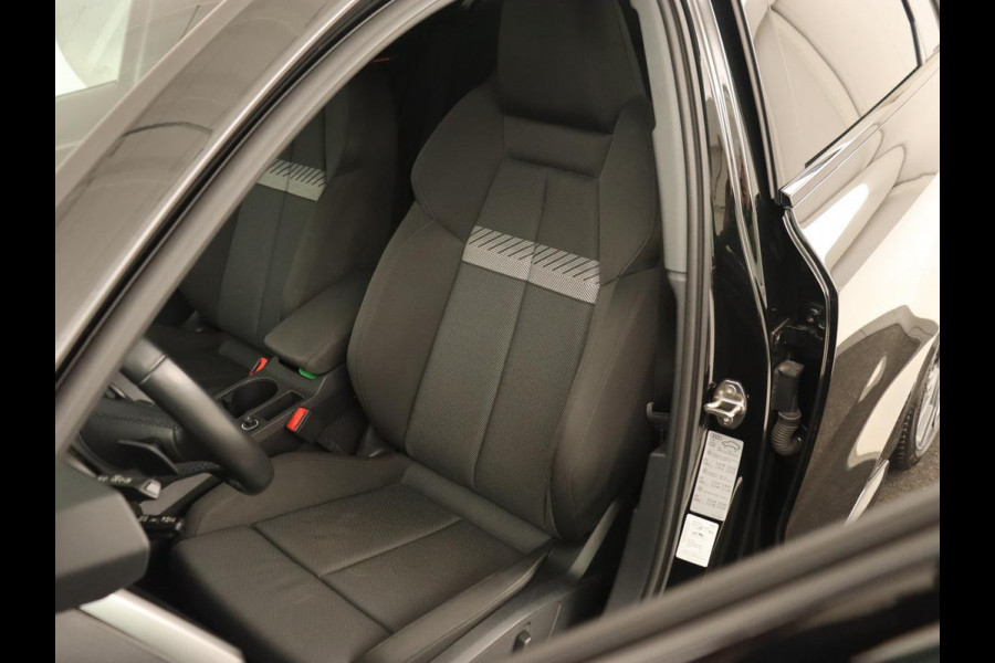 Audi A3 45 TFSI e S Line | Stoelverwarming | Camera | Sfeerverlichting | Virtual Cockpit | Carplay | Navigatie | Sportstoelen | 18'' | Climate control | PHEV | Plug In Audi A3 45 TFSI e S Line | Stoelverwarming | Camera | Sfeerverlichting | Virtual Cockpit | Carplay | Navigatie | Sportstoelen | 18'' | Climate control | PHEV | Plug In