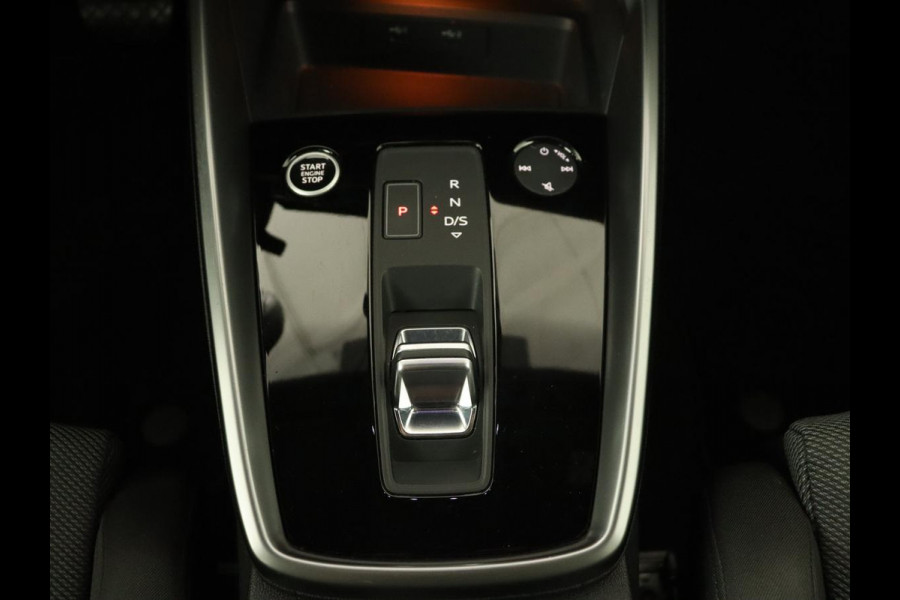 Audi A3 45 TFSI e S Line | Stoelverwarming | Camera | Sfeerverlichting | Virtual Cockpit | Carplay | Navigatie | Sportstoelen | 18'' | Climate control | PHEV | Plug In Audi A3 45 TFSI e S Line | Stoelverwarming | Camera | Sfeerverlichting | Virtual Cockpit | Carplay | Navigatie | Sportstoelen | 18'' | Climate control | PHEV | Plug In