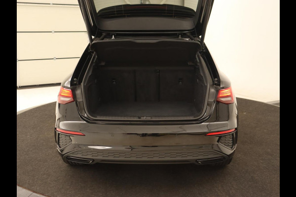 Audi A3 45 TFSI e S Line | Stoelverwarming | Camera | Sfeerverlichting | Virtual Cockpit | Carplay | Navigatie | Sportstoelen | 18'' | Climate control | PHEV | Plug In Audi A3 45 TFSI e S Line | Stoelverwarming | Camera | Sfeerverlichting | Virtual Cockpit | Carplay | Navigatie | Sportstoelen | 18'' | Climate control | PHEV | Plug In