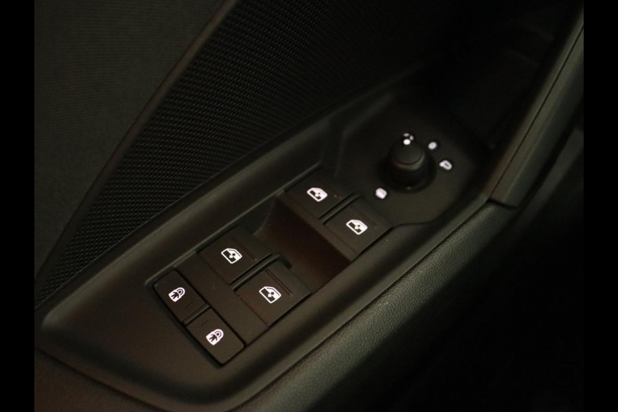 Audi A3 45 TFSI e S Line | Stoelverwarming | Camera | Sfeerverlichting | Virtual Cockpit | Carplay | Navigatie | Sportstoelen | 18'' | Climate control | PHEV | Plug In Audi A3 45 TFSI e S Line | Stoelverwarming | Camera | Sfeerverlichting | Virtual Cockpit | Carplay | Navigatie | Sportstoelen | 18'' | Climate control | PHEV | Plug In
