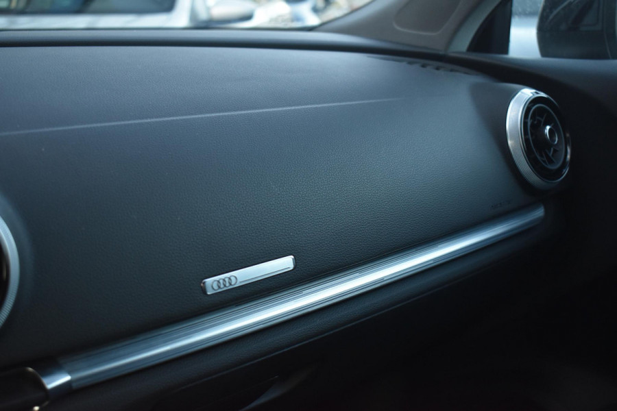 Audi A3 Sportback 1.4 TFSI CoD Sport S Line Edition Virtual Lane ACC Audi A3 Sportback 1.4 TFSI CoD Sport S Line Edition Virtual Lane ACC