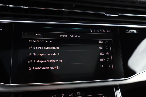 Audi Q7 55 TFSI e quattro S-line | 394PK | Luchtvering | Keyless-go | Sfeerverlichting | Memory | Bose | Pano | Leder | ACC | Standkache Audi Q7 55 TFSI e quattro S-line | 394PK | Luchtvering | Keyless-go | Sfeerverlichting | Memory | Bose | Pano | Leder | ACC | Standkache