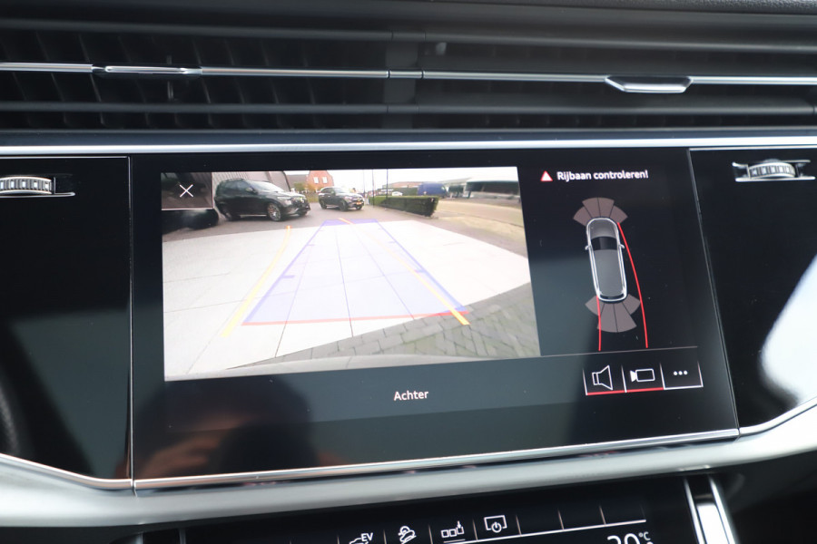 Audi Q7 55 TFSI e quattro S-line | 394PK | Luchtvering | Keyless-go | Sfeerverlichting | Memory | Bose | Pano | Leder | ACC | Standkache Audi Q7 55 TFSI e quattro S-line | 394PK | Luchtvering | Keyless-go | Sfeerverlichting | Memory | Bose | Pano | Leder | ACC | Standkache