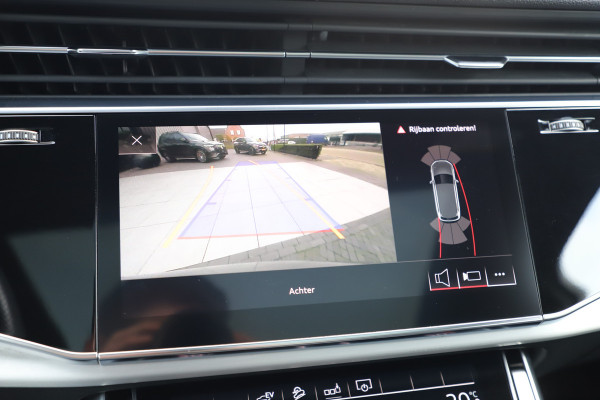 Audi Q7 55 TFSI e quattro S-line | 394PK | Luchtvering | Keyless-go | Sfeerverlichting | Memory | Bose | Pano | Leder | ACC | Standkache Audi Q7 55 TFSI e quattro S-line | 394PK | Luchtvering | Keyless-go | Sfeerverlichting | Memory | Bose | Pano | Leder | ACC | Standkache