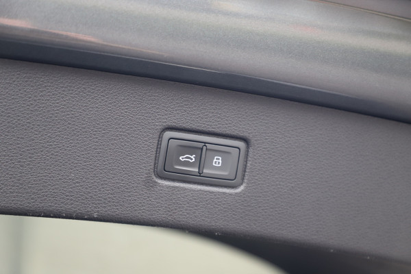 Audi Q7 55 TFSI e quattro S-line | 394PK | Luchtvering | Keyless-go | Sfeerverlichting | Memory | Bose | Pano | Leder | ACC | Standkache Audi Q7 55 TFSI e quattro S-line | 394PK | Luchtvering | Keyless-go | Sfeerverlichting | Memory | Bose | Pano | Leder | ACC | Standkache