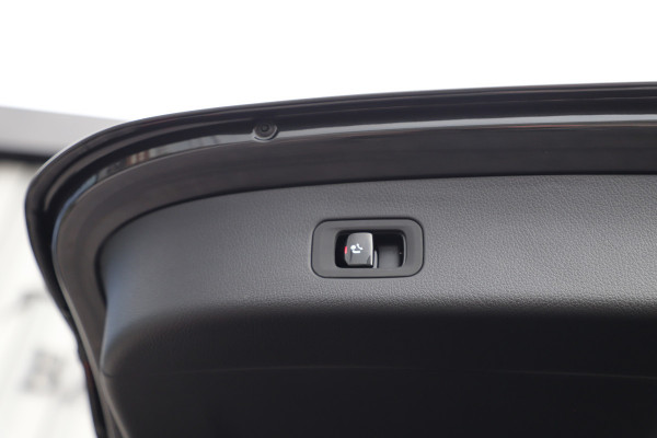 Mercedes-Benz GLC 400e AMG 4-Matic | 381PK | Pano | Sfeerverlichting | Digital-light | Memory | Distronic+ | Trekhaak | Standkachel | Stuurwielver