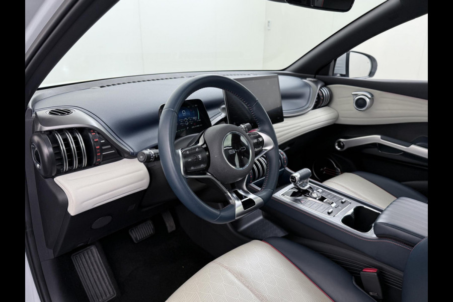 BYD ATTO 3 Comfort 60 kWh Onderhoud gehad bij BYD direct leverbaar RIJKLAAR INCL. FABR. GARANTIE T/M 2029 | AANDRIJFLIJN EN ACCU ZELFS T/M 203