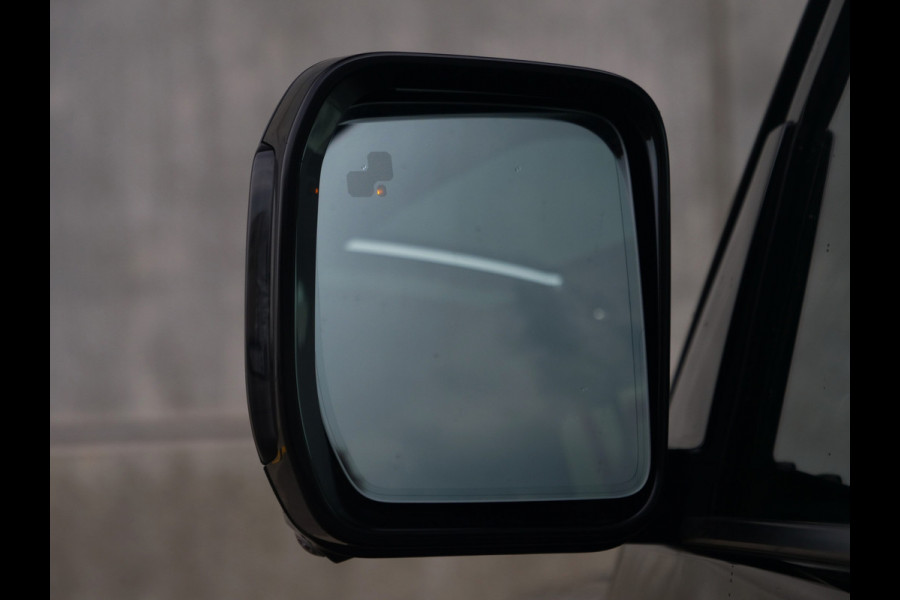 Land Rover Defender 110 3.0 P400 110 X-Dynamic HSE | panorama | meridian | trekhaak | Uniek mooi..