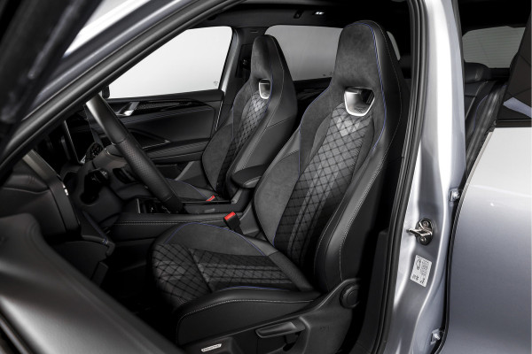 Volkswagen Tiguan 1.5 eHybrid 272 PK R-Line Edition | Black Style | Assistance Plus | Elek. Trekhaak | S/K-panodak | IQ Light | Adapt. Cruise | Stoel-+stuurverw. | NAV+App. Connect | 360 Camera | LM 20" | 9936