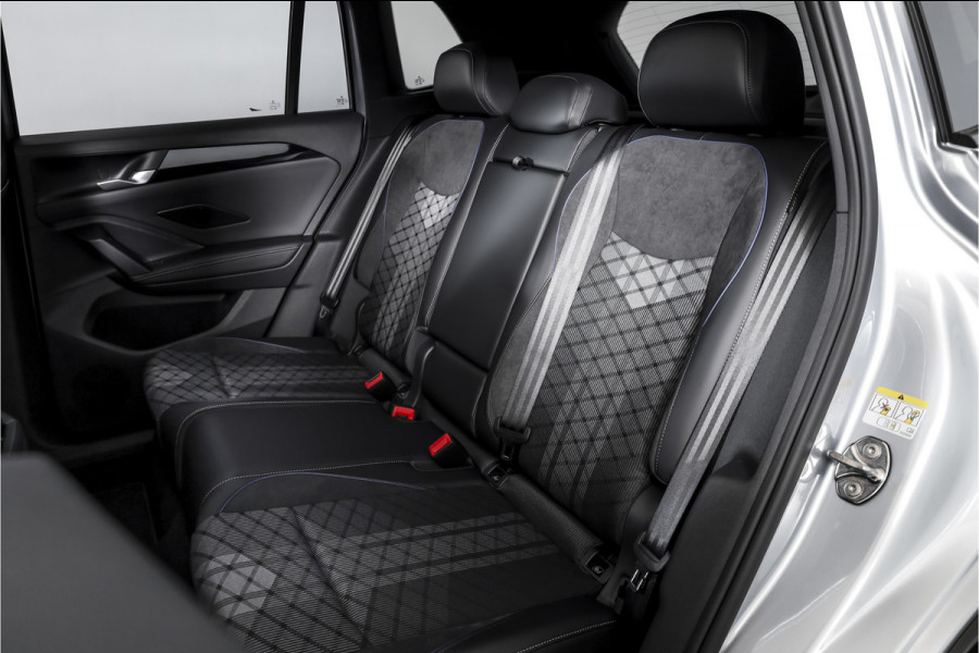 Volkswagen Tiguan 1.5 eHybrid 272 PK R-Line Edition | Black Style | Assistance Plus | Elek. Trekhaak | S/K-panodak | IQ Light | Adapt. Cruise | Stoel-+stuurverw. | NAV+App. Connect | 360 Camera | LM 20" | 9936