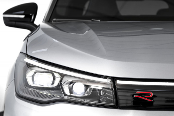 Volkswagen Tiguan 1.5 eHybrid 272 PK R-Line Edition | Black Style | Assistance Plus | Elek. Trekhaak | S/K-panodak | IQ Light | Adapt. Cruise | Stoel-+stuurverw. | NAV+App. Connect | 360 Camera | LM 20" | 9936