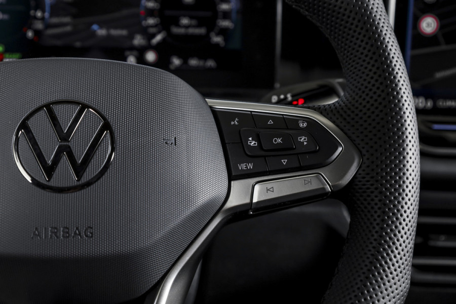 Volkswagen Tiguan 1.5 eHybrid 272 PK R-Line Edition | Black Style | Assistance Plus | Elek. Trekhaak | S/K-panodak | IQ Light | Adapt. Cruise | Stoel-+stuurverw. | NAV+App. Connect | 360 Camera | LM 20" | 9936