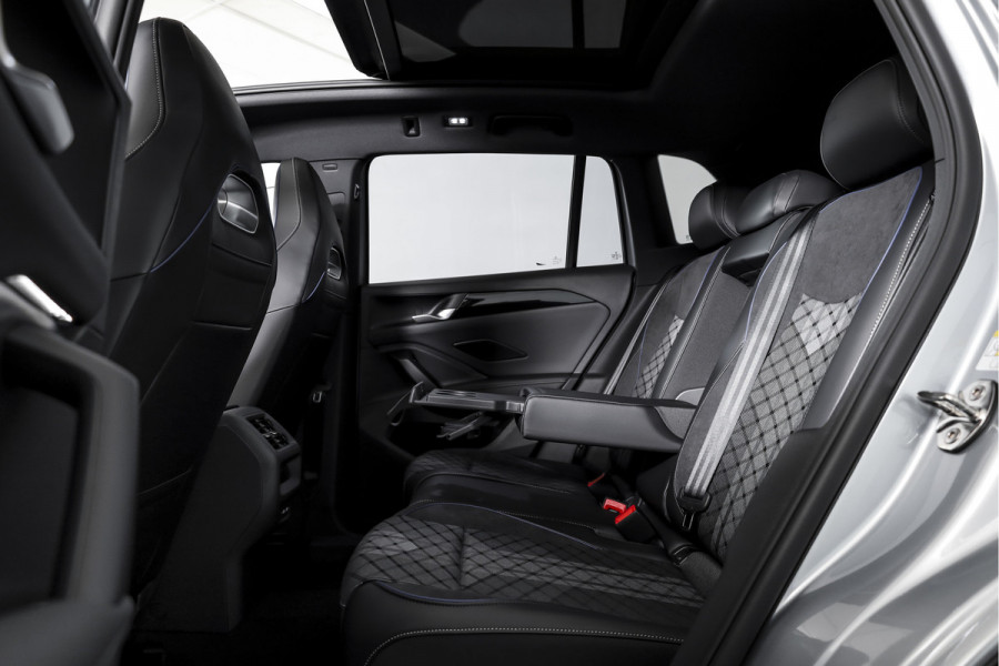 Volkswagen Tiguan 1.5 eHybrid 272 PK R-Line Edition | Black Style | Assistance Plus | Elek. Trekhaak | S/K-panodak | IQ Light | Adapt. Cruise | Stoel-+stuurverw. | NAV+App. Connect | 360 Camera | LM 20" | 9936