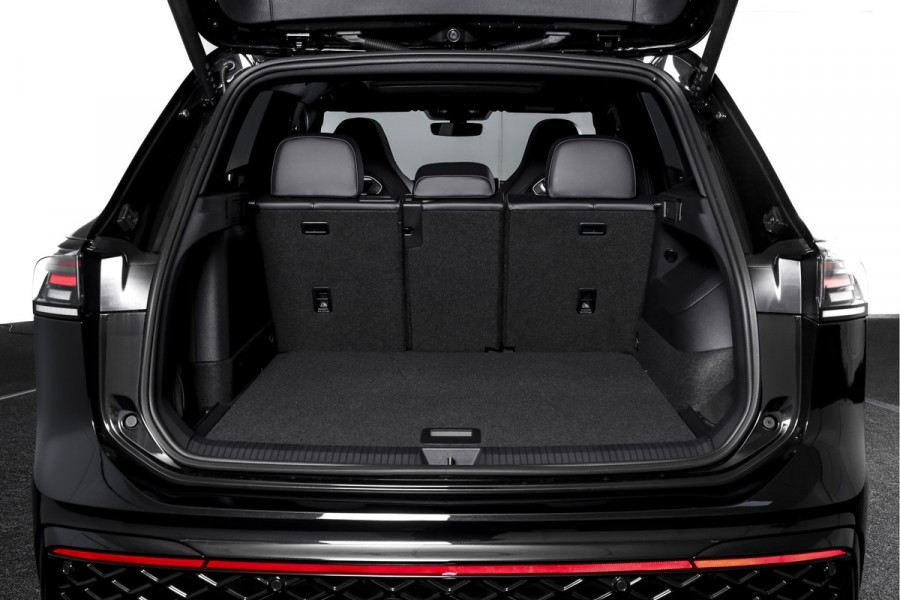 Volkswagen Tiguan 1.5 eHybrid 272 PK R-Line Edition | Black Style | Elek. Trekhaak | S/K-panodak | Adapt. Cruise | Stoel-+stuurverw. | App. Connect | Camera+PDC | LM 20" | 9685