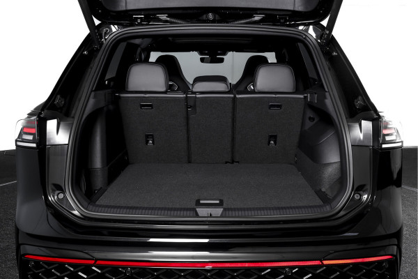 Volkswagen Tiguan 1.5 eHybrid 272 PK R-Line Edition | Black Style | Elek. Trekhaak | S/K-panodak | Adapt. Cruise | Stoel-+stuurverw. | App. Connect | Camera+PDC | LM 20" | 9685