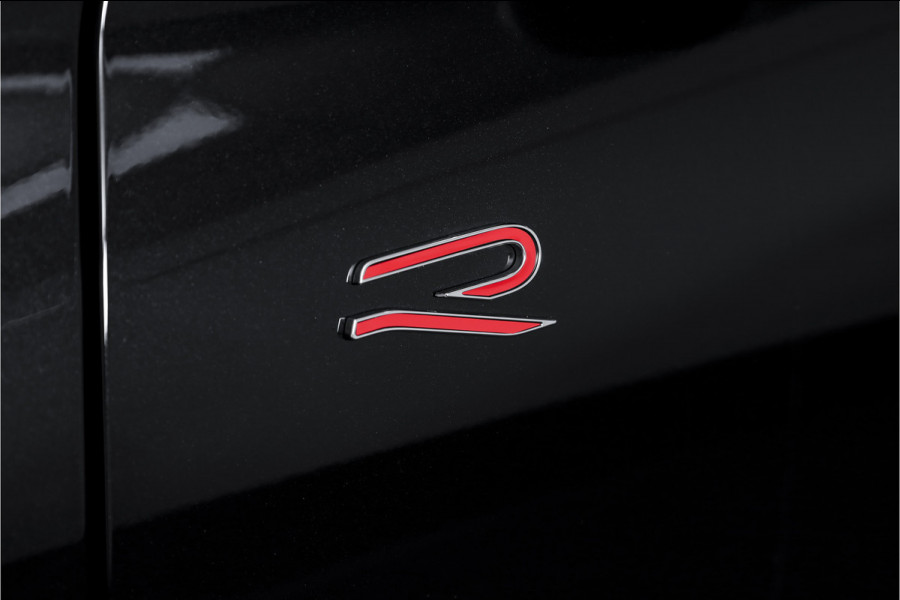 Volkswagen Tiguan 1.5 eHybrid 272 PK R-Line Edition | Black Style | Elek. Trekhaak | S/K-panodak | Adapt. Cruise | Stoel-+stuurverw. | App. Connect | Camera+PDC | LM 20" | 9685