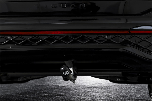 Volkswagen Tiguan 1.5 eHybrid 272 PK R-Line Edition | Black Style | Elek. Trekhaak | S/K-panodak | Adapt. Cruise | Stoel-+stuurverw. | App. Connect | Camera+PDC | LM 20" | 9685