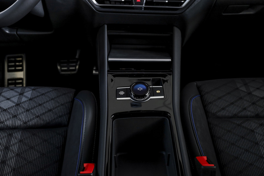 Volkswagen Tiguan 1.5 eHybrid 272 PK R-Line Edition | Black Style | Elek. Trekhaak | S/K-panodak | Adapt. Cruise | Stoel-+stuurverw. | App. Connect | Camera+PDC | LM 20" | 9685