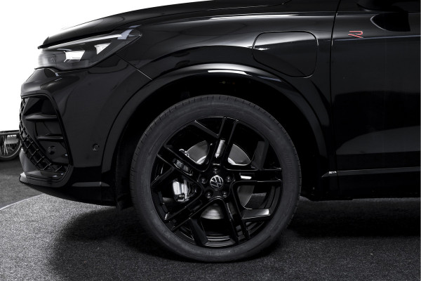 Volkswagen Tiguan 1.5 eHybrid 272 PK R-Line Edition | Black Style | Elek. Trekhaak | S/K-panodak | Adapt. Cruise | Stoel-+stuurverw. | App. Connect | Camera+PDC | LM 20" | 9685
