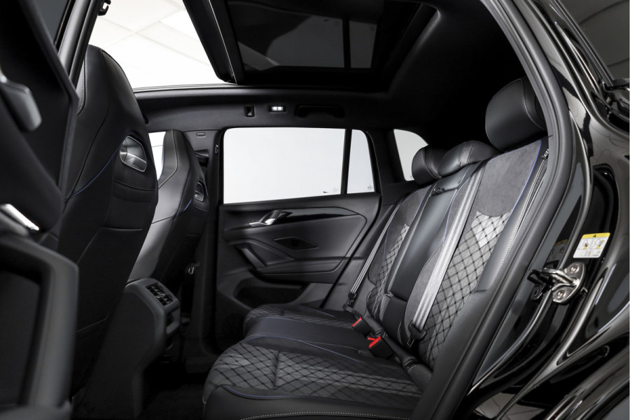 Volkswagen Tiguan 1.5 eHybrid 272 PK R-Line Edition | Black Style | Elek. Trekhaak | S/K-panodak | Adapt. Cruise | Stoel-+stuurverw. | App. Connect | Camera+PDC | LM 20" | 9685