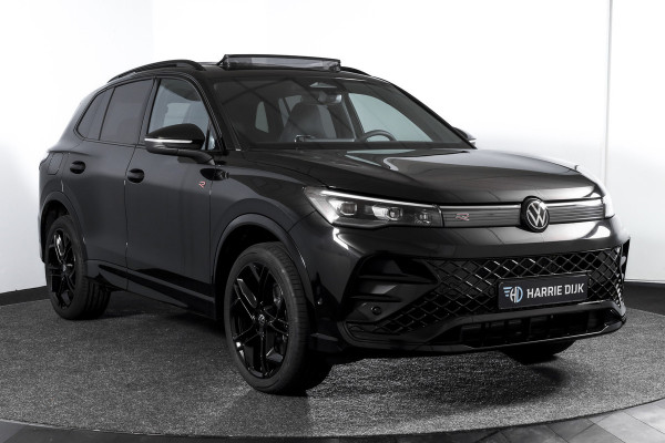Volkswagen Tiguan 1.5 eHybrid 272 PK R-Line Edition | Black Style | Elek. Trekhaak | S/K-panodak | Adapt. Cruise | Stoel-+stuurverw. | App. Connect | Camera+PDC | LM 20" | 9685