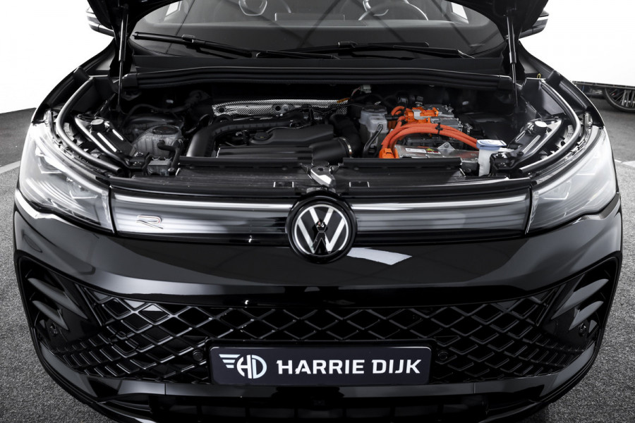 Volkswagen Tiguan 1.5 eHybrid 272 PK R-Line Edition | Black Style | Elek. Trekhaak | S/K-panodak | Adapt. Cruise | Stoel-+stuurverw. | App. Connect | Camera+PDC | LM 20" | 9685