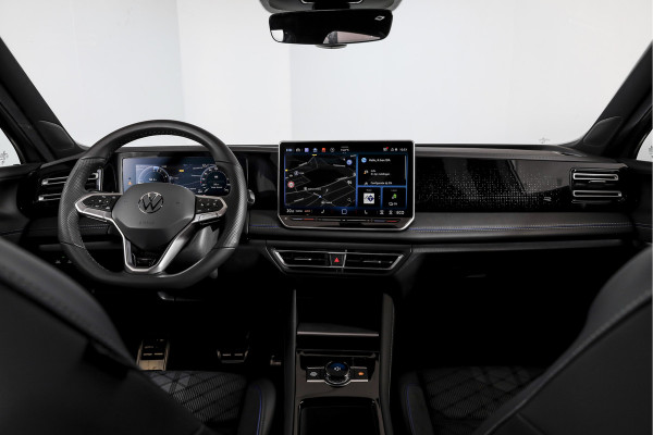 Volkswagen Tiguan 1.5 eHybrid 272 PK R-Line Edition | Black Style | Assistance Plus | Elek. Trekhaak | IQ Light | Adapt. Cruise | Stoel-+stuurverw. | NAV+App. Connect | 360 Camera | LM 20" | 8237