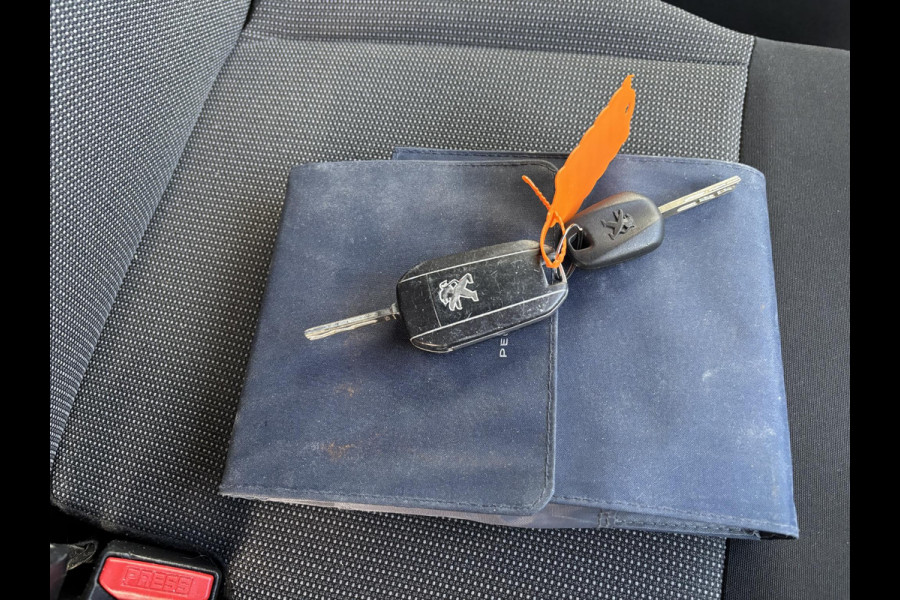 Peugeot Expert 231S 2.0 BlueHDI 150*A/C*3PERS*HAAK*CRUISE*