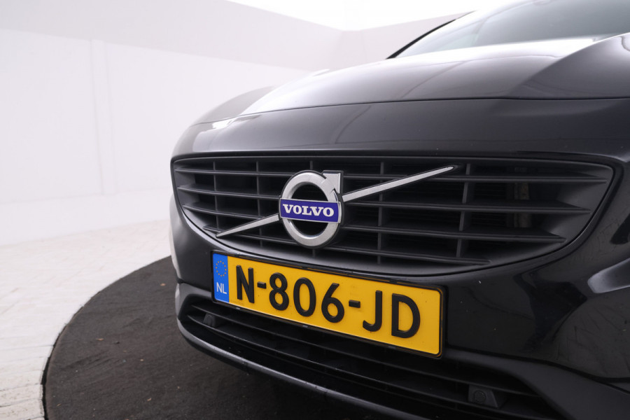 Volvo V60 1.5 T3 Polar+ Automaat, Winter pakket! Cruise
