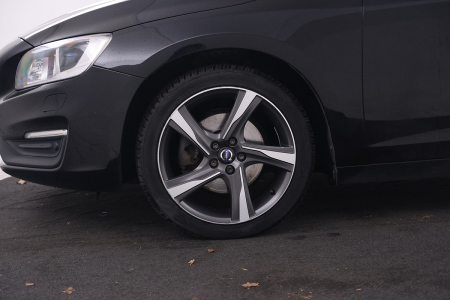 Volvo V60 1.5 T3 Polar+ Automaat, Winter pakket! Cruise