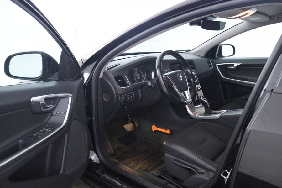 Volvo V60 1.5 T3 Polar+ Automaat, Winter pakket! Cruise