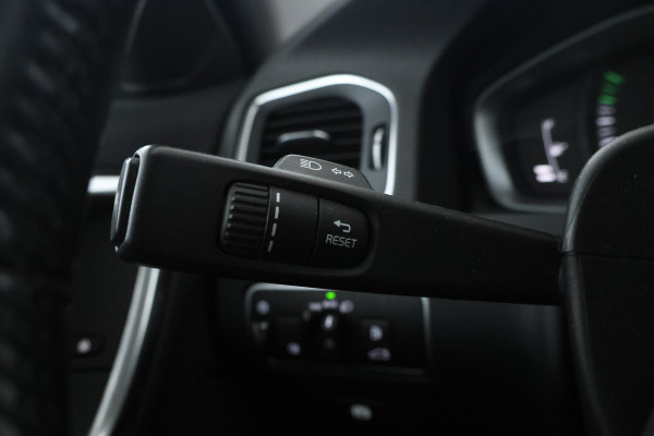 Volvo V60 1.5 T3 Polar+ Automaat, Winter pakket! Cruise