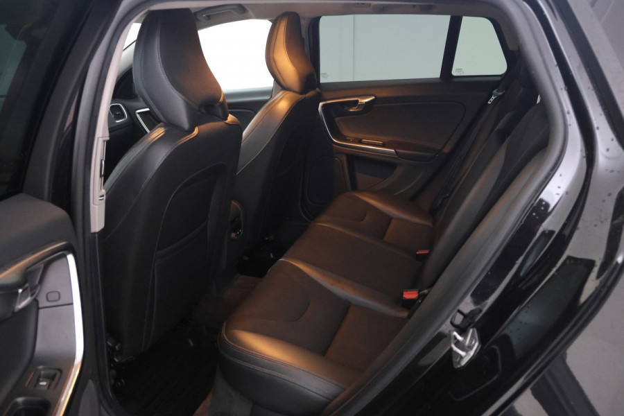 Volvo V60 1.5 T3 Polar+ Automaat, Winter pakket! Cruise