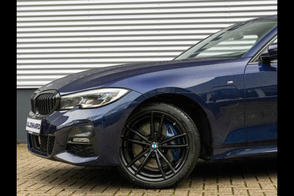BMW 3-serie 330e - M-Sport - Glasdak - Driving + Parking Ass Plus - Memory BMW 3-serie 330e - M-Sport - Glasdak - Driving + Parking Ass Plus - Memory